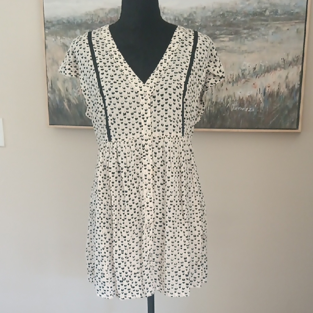 Vanessa Virginia Cream And Black Tunic Top Size M